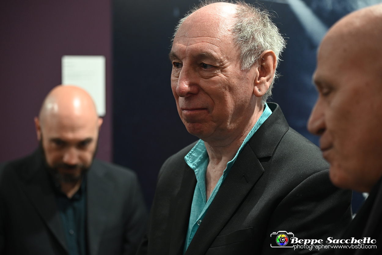 VBS_1740 - Mostra Peter Hince - Queen Experience.jpg